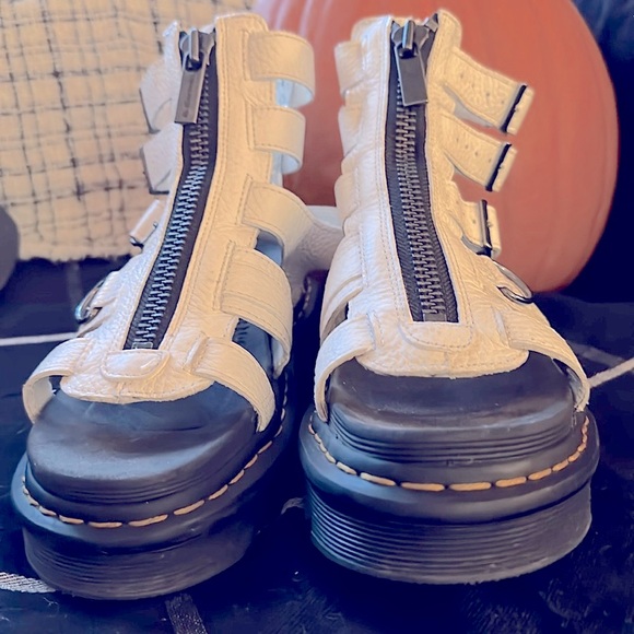 🌟 DOC MARTENS Women's Olson Sandal, Wm. Sz. 9. Gladiator Zipper Sandals⚡️ 🌻 - Picture 4 of 16